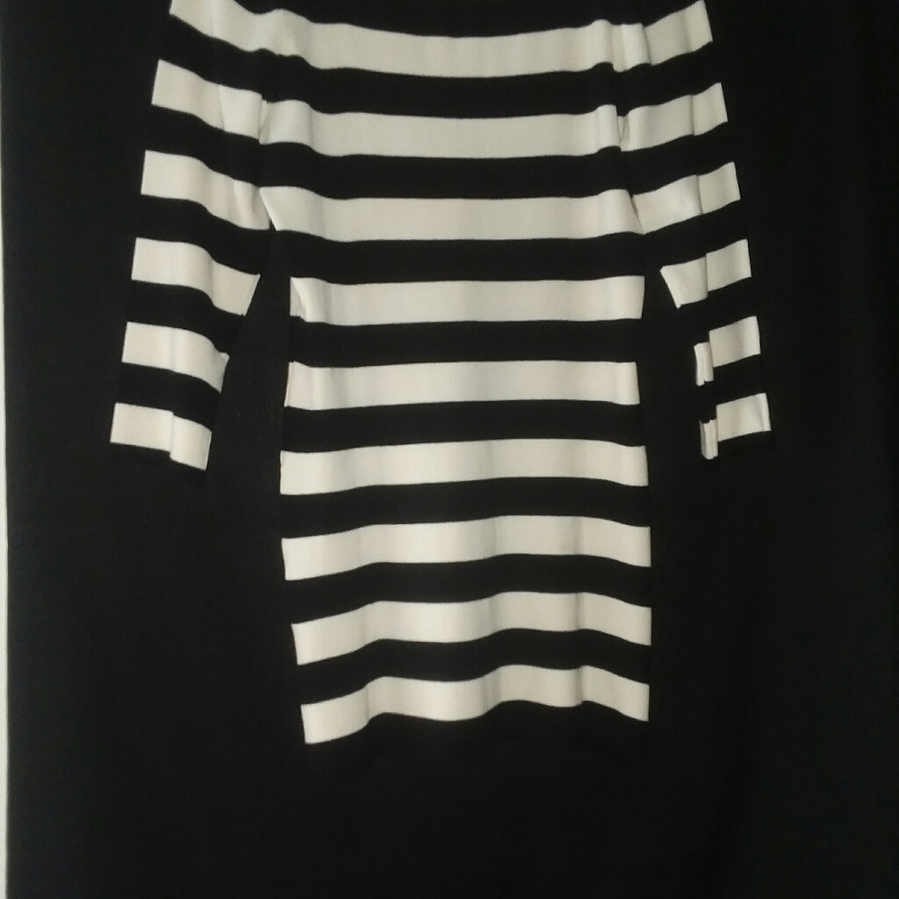 Sweater - Picture 2 of 4
